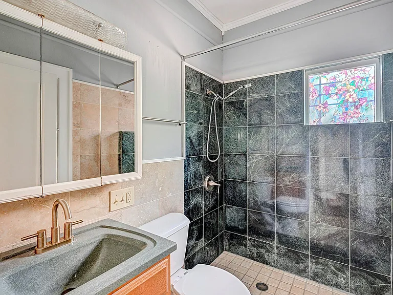 512 W Pierce St — Photo 16
