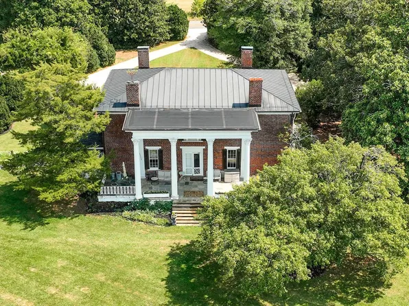 2710 Goode Station Rd, Goode, VA 24556