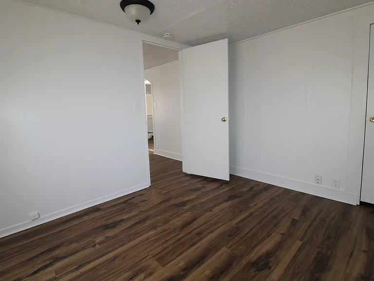 528 Torrey St — Photo 12