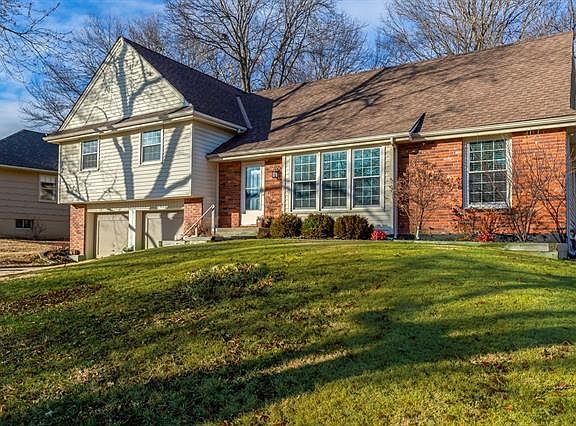 2nd image of 5020 NW Coves Dr