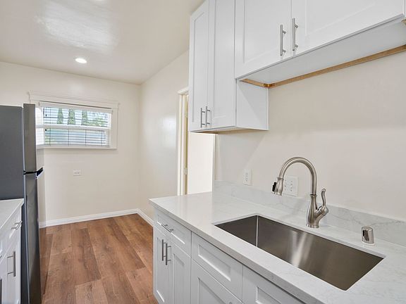 4th image of 3022-3028 Cedar St #3022