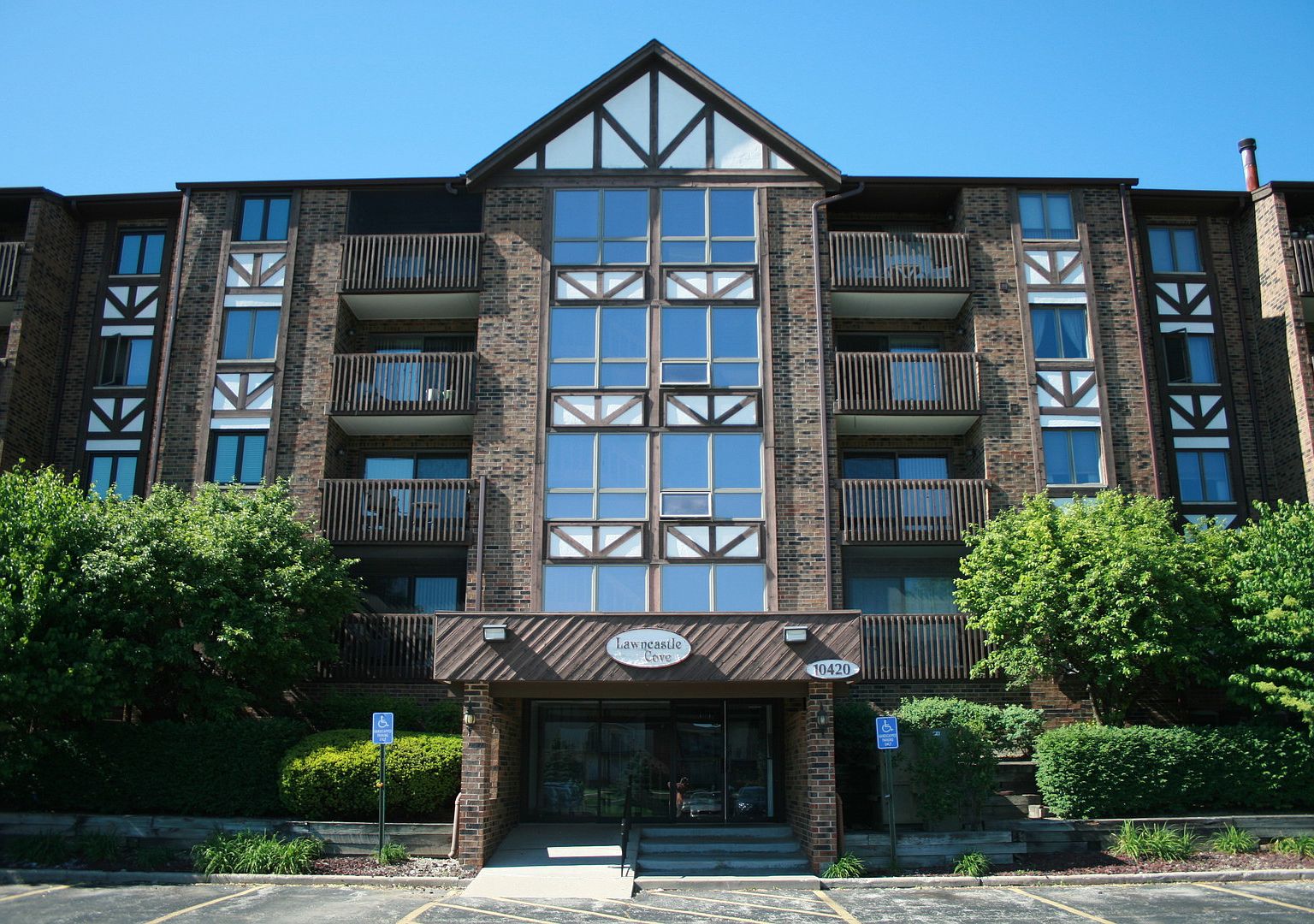 10420 Circle Dr, Oak Lawn, IL 60453 Zillow