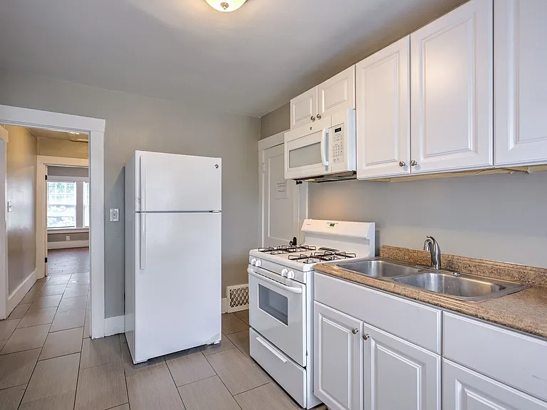 3314 Jackson St — Photo 1