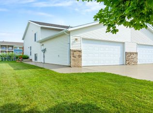 1616 41st Ave S, Moorhead, MN 56560