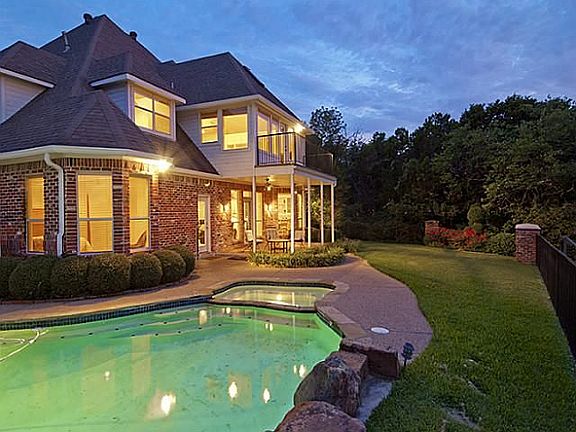 4th image of 616 Redbud Ct