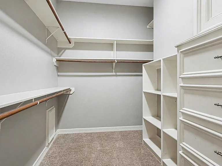15569 Crown Oaks Dr — Photo 19