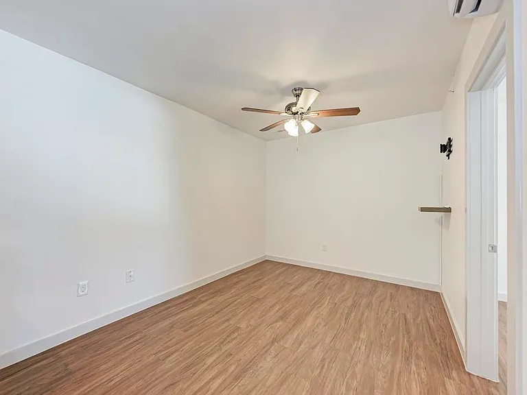 306 E 30th St #3 — Photo 7