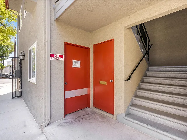 135 S Belmont St #1 — Photo 15
