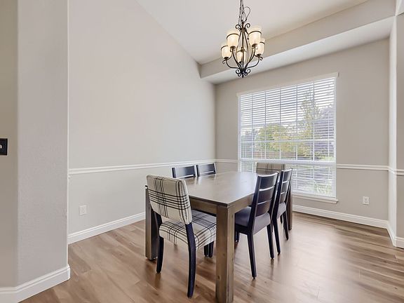 4th image of 1582 Hays Ct