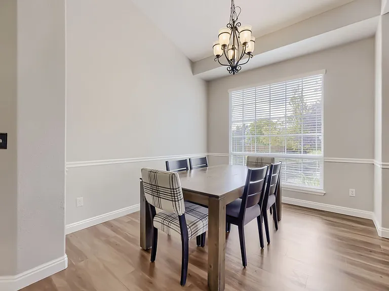 1582 Hays Ct — Photo 4