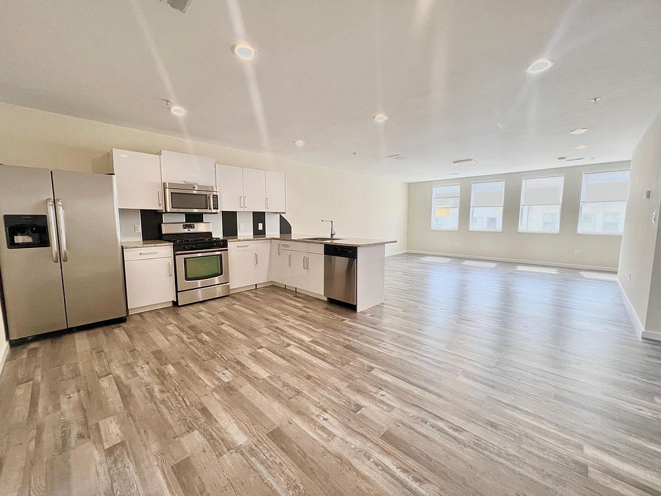 1st image of 812 N 48th St #20