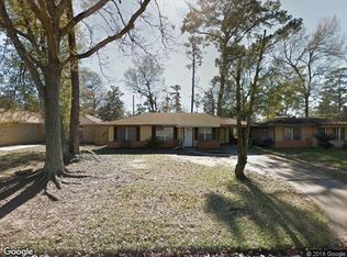 5425 Dewberry Ln, Beaumont, TX 77708