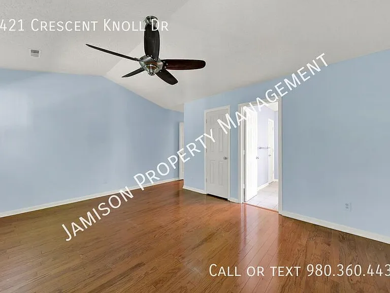 3421 Crescent Knoll Dr — Photo 18