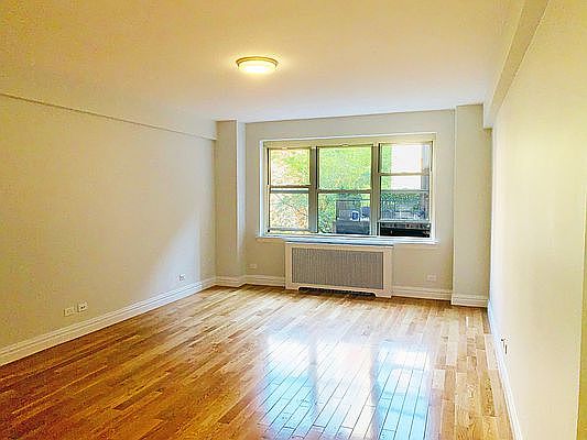4th image of 41 Park Ave APT 3A