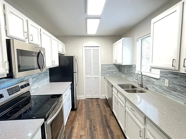 7800 Fernbrook Way — Photo 6