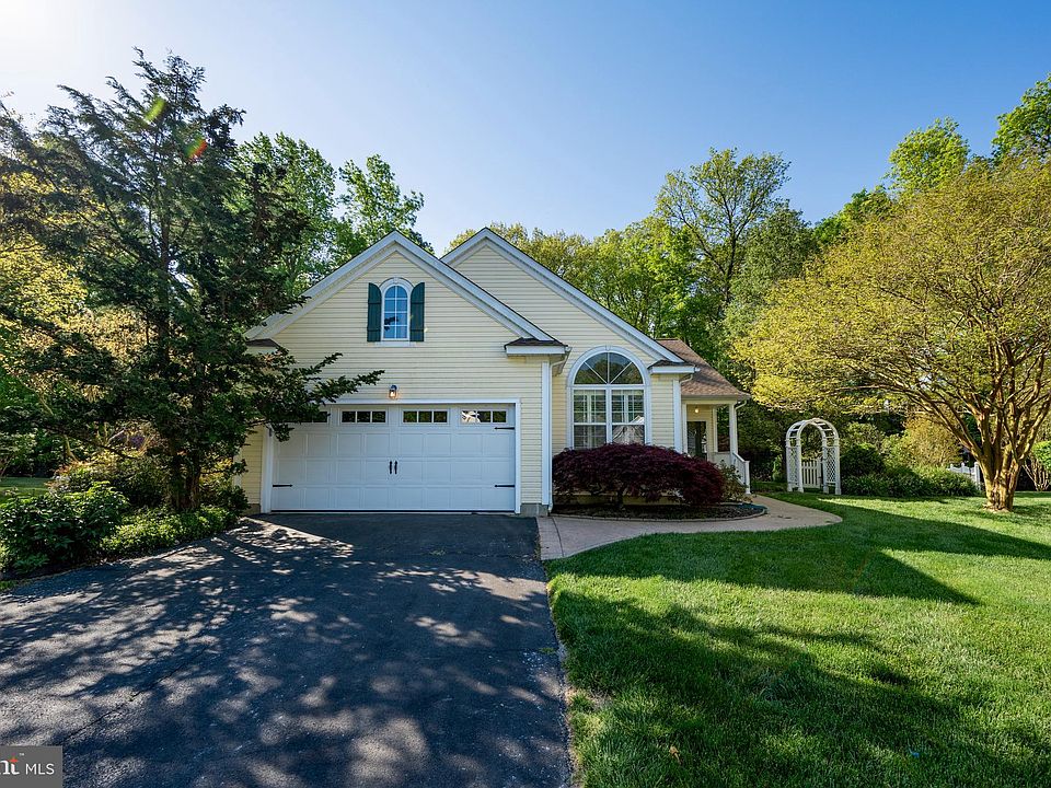 1st image of 27 Winchelsea Ct