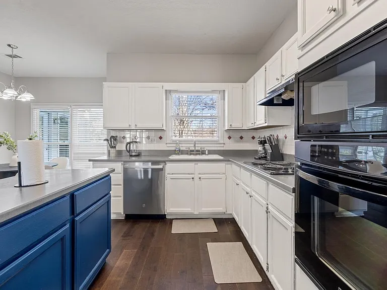 5590 Cannonero Dr — Photo 12