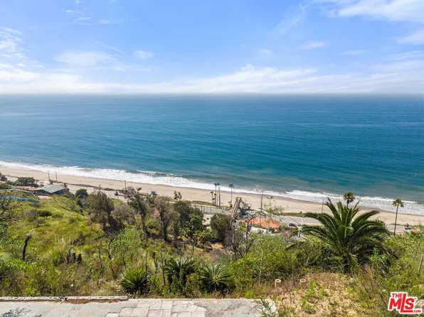 17624 Tramonto Dr, Pacific Palisades, CA 90272