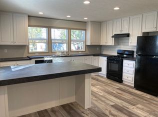 421 N Amy Dr, Bellevue, IL 61604