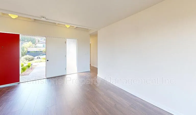 2544 Cornwall St — Photo 10