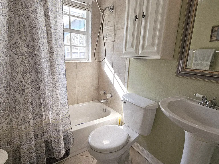 Guest bath-full tub & shower