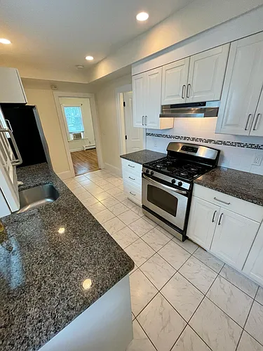 118-120 Pond St #1 Photo 1