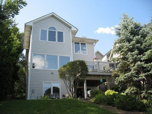 1st image of 589 Central Dr