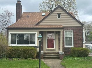 22497 Alexander St, Saint Clair Shores, MI 48081