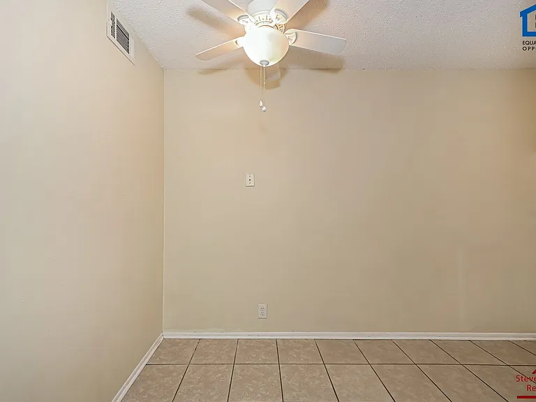 441 Harding Pl #A14 — Photo 4