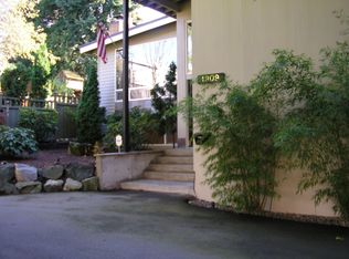 1909 N 82nd St, Seattle, WA 98103