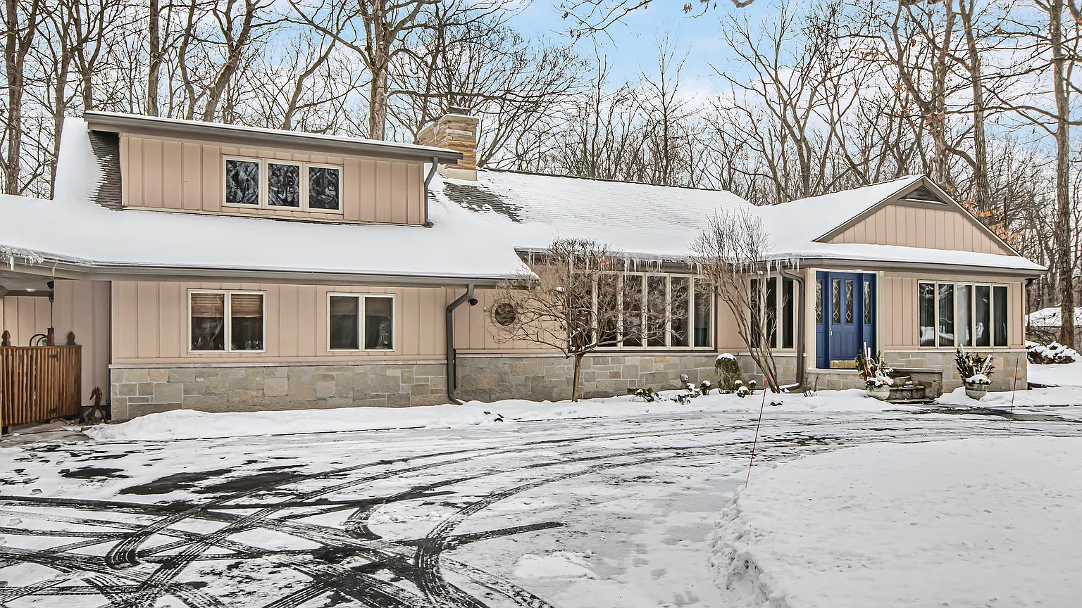 475 Thornmeadow Rd photo 1