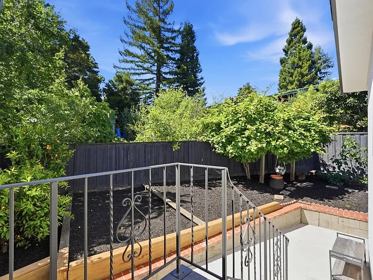 4206 Huntington St — Photo 23