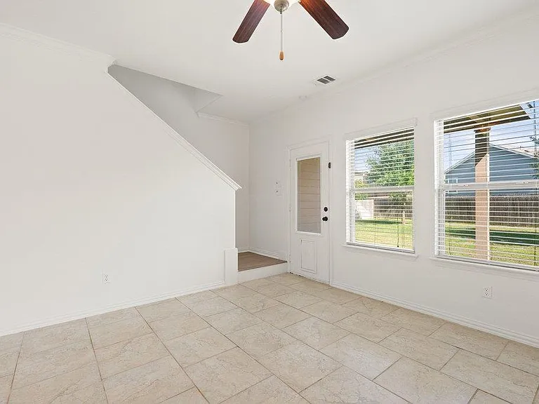 370 Vermilion Marble Trl — Photo 5