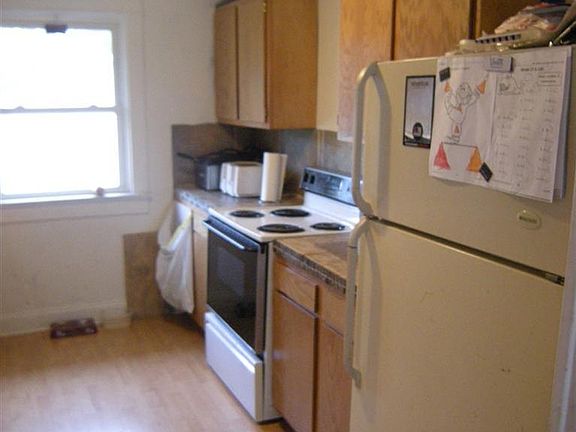 4th image of 1125 Lavern Ave