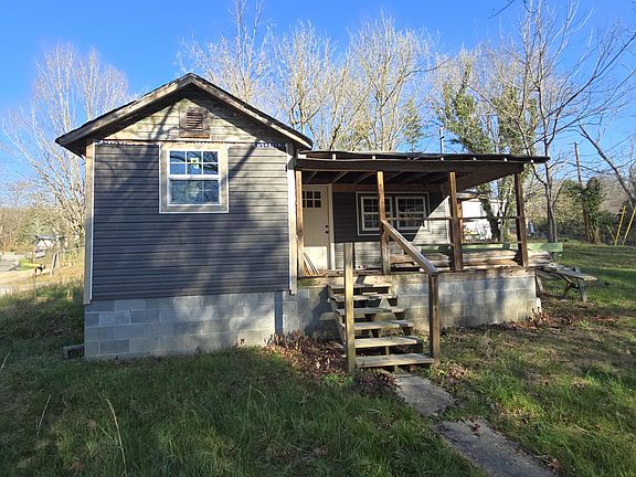 2nd image of 2204 Vincent Ln