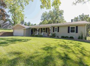 940 36th St, Moline, IL 61265