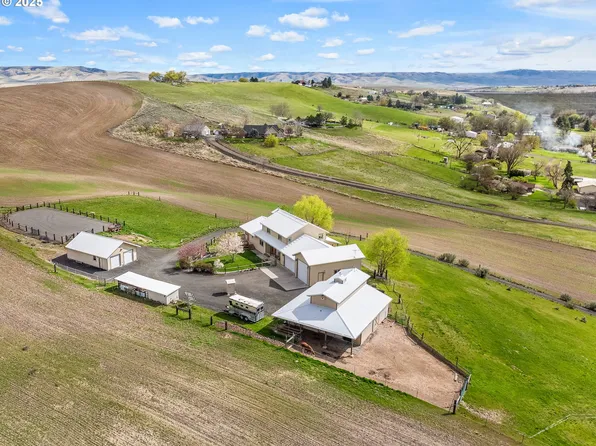 71687 SW Lake Dr, Pendleton, OR 97801