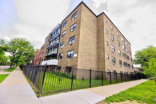 1st image of 7700 S South Shore Dr APT 424