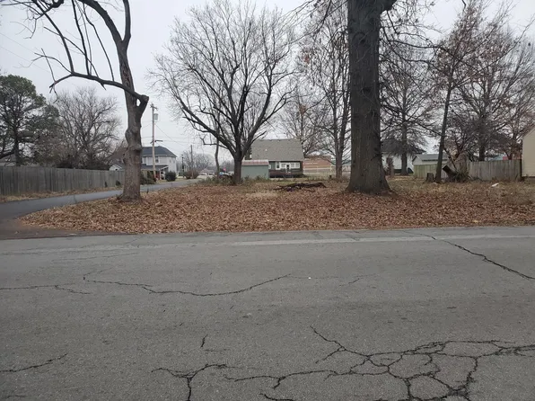 1004 S Market Street, Mt Vernon, MO 65712