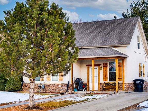 2nd image of 121 S Main St