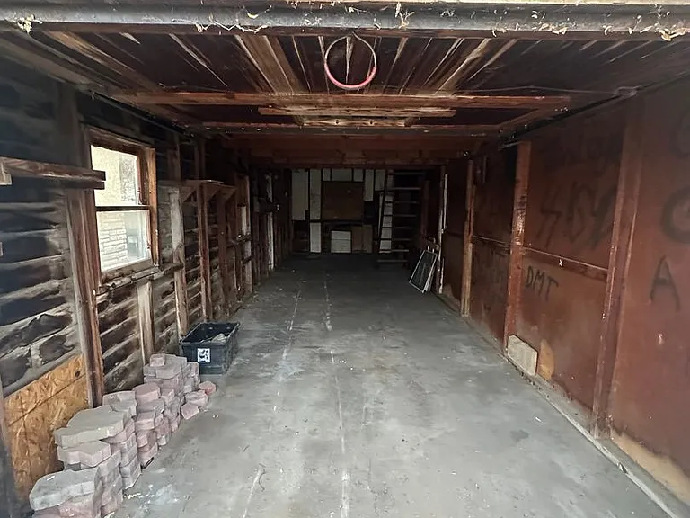 414 W 24th St — Photo 2