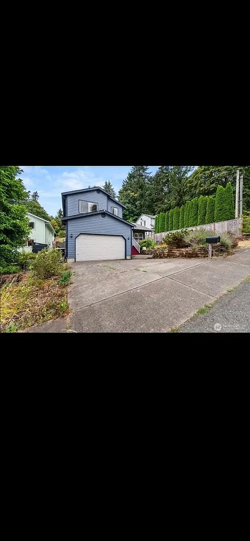 Charming 3BR House in Tumwater — Photo 1
