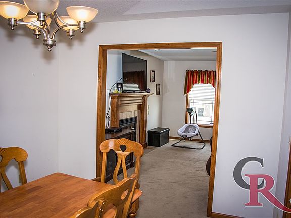 5th image of 119 Parkview St