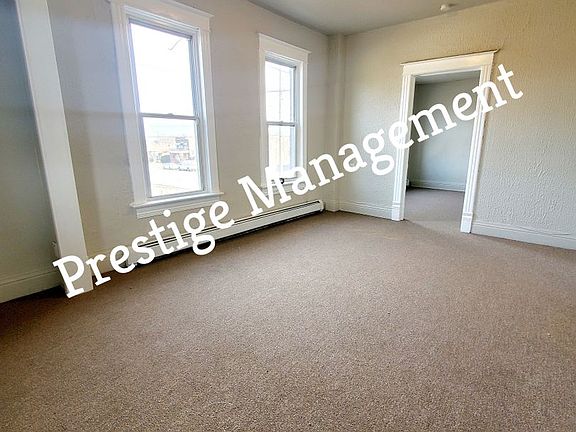 3rd image of 3802 Euclid Ave #2-2R