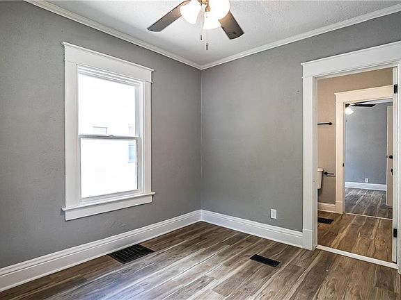 5th image of 411 Lawndale Ave