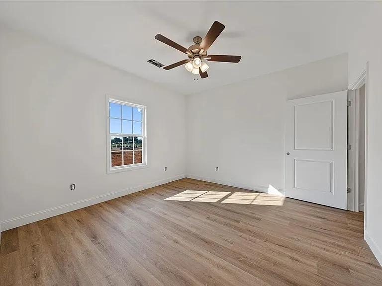 355 Hillview Mills Blvd — Photo 5