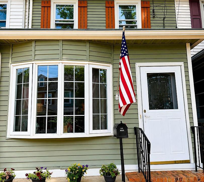 1st image of 525 Locust St