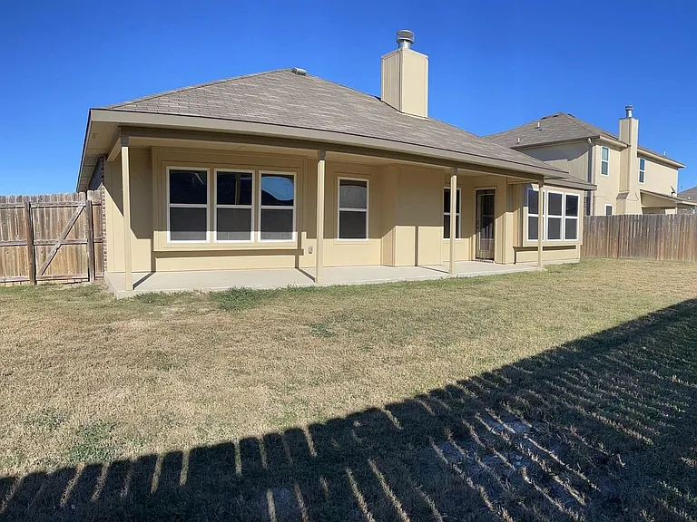 604 W Vega Ln — Photo 11