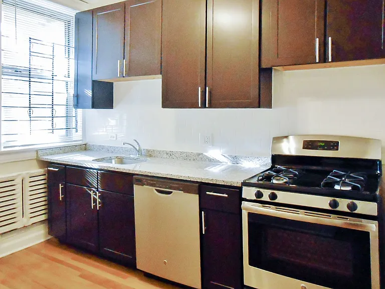 1601 W Berteau Ave — Photo 8