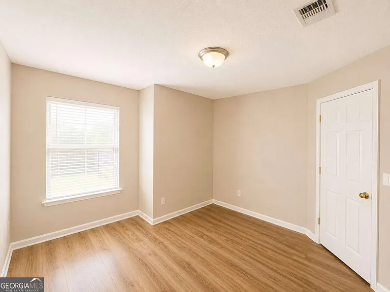 103 Royal Acres Ct — Photo 11